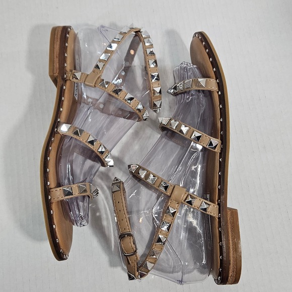 Steve Madden Beige Travel Pyramid‎ Studded Strappy Flat Sandal Size 6.5 - Picture 9 of 11